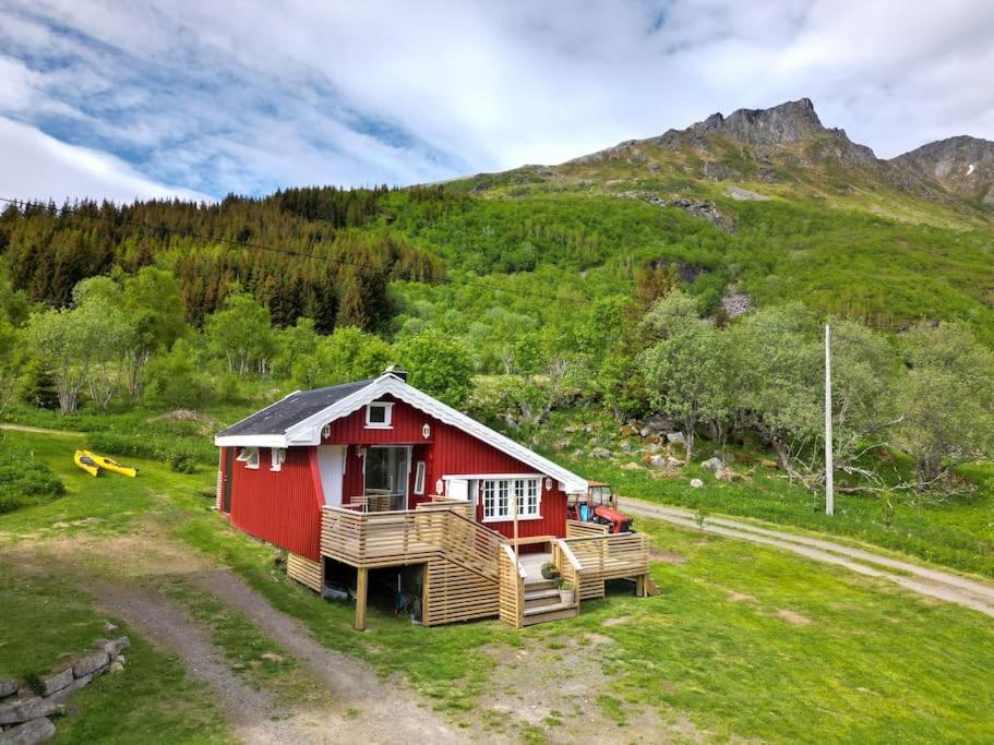 The Little Red Cabin Lofoten Urda Exteriér fotografie
